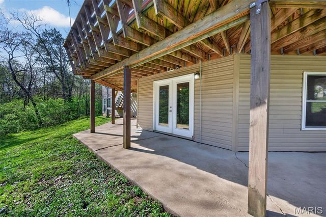 2567 Sugar Lake Road, Pacific, MO 63069