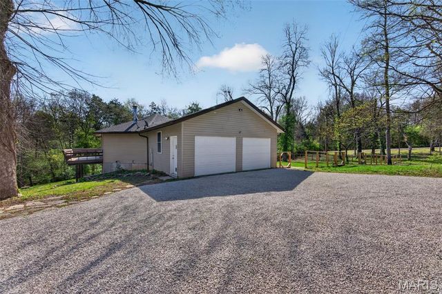 2567 Sugar Lake Road, Pacific, MO 63069