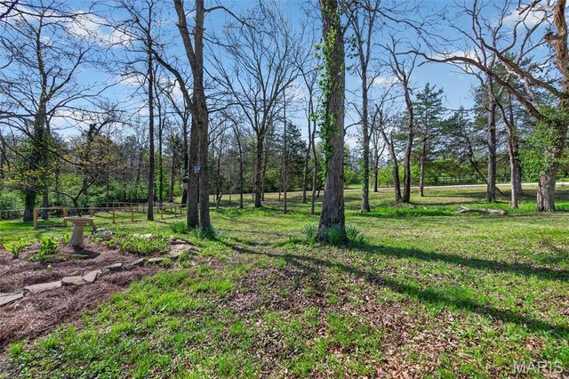 2567 Sugar Lake Road, Pacific, MO 63069