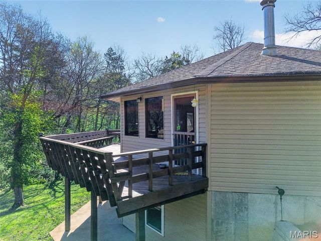 2567 Sugar Lake Road, Pacific, MO 63069