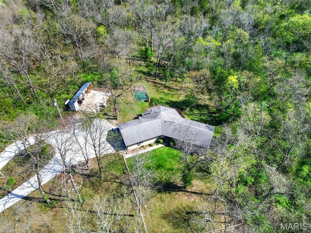 2567 Sugar Lake Road, Pacific, MO 63069
