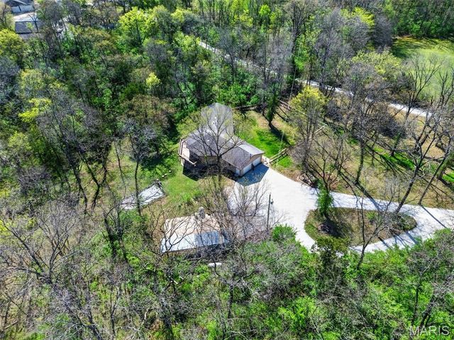 2567 Sugar Lake Road, Pacific, MO 63069