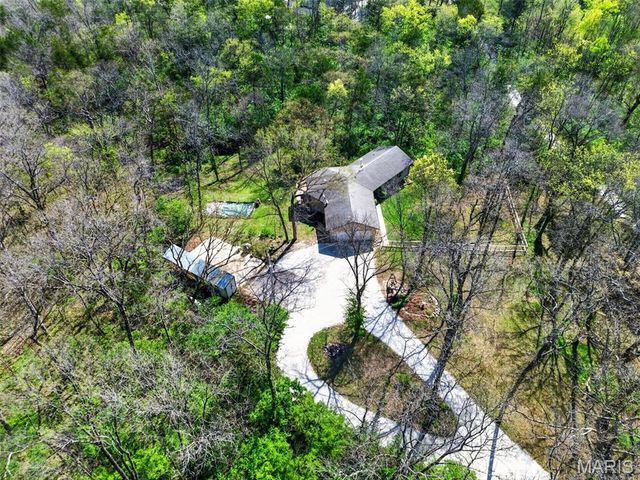 2567 Sugar Lake Road, Pacific, MO 63069