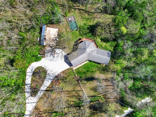 2567 Sugar Lake Road, Pacific, MO 63069