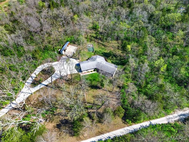 2567 Sugar Lake Road, Pacific, MO 63069