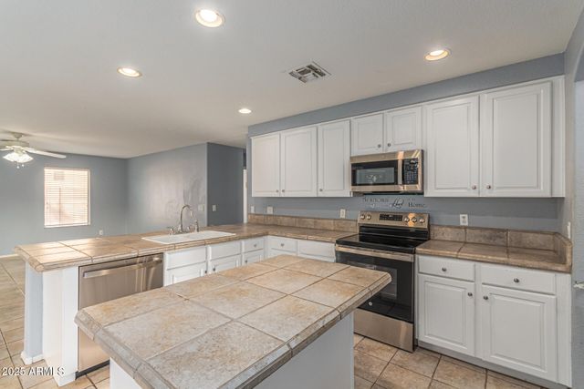 390 S ELM Court, Gilbert, AZ 85296