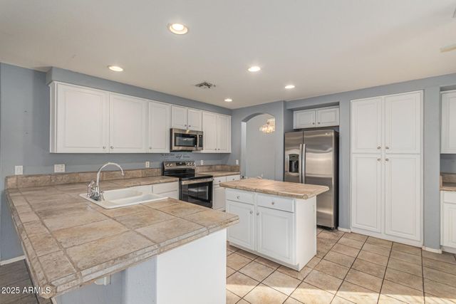 390 S ELM Court, Gilbert, AZ 85296