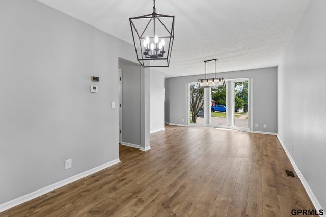 16536 Washington Street, Omaha, NE 68135