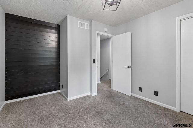 16536 Washington Street, Omaha, NE 68135