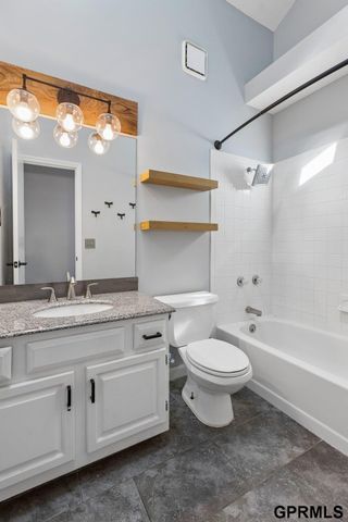 16536 Washington Street, Omaha, NE 68135