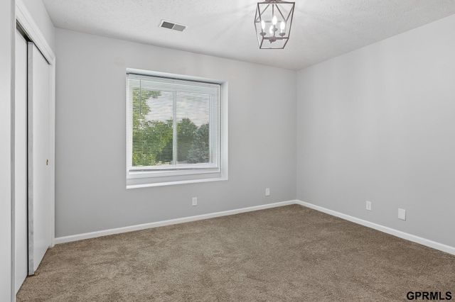 16536 Washington Street, Omaha, NE 68135