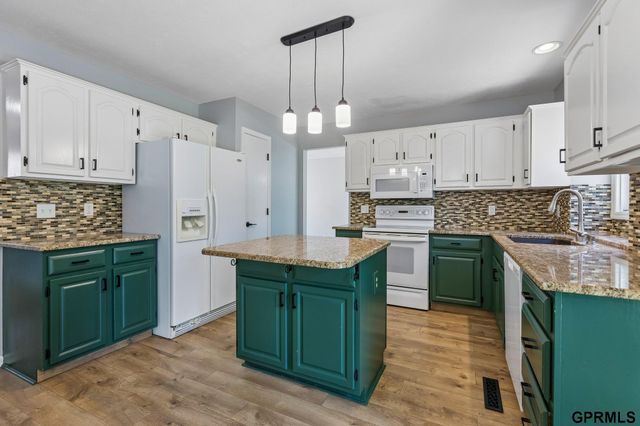 16536 Washington Street, Omaha, NE 68135
