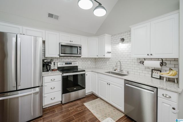 114 HORSESHOE CIRCLE, Alabaster, AL 35007