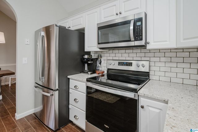 114 HORSESHOE CIRCLE, Alabaster, AL 35007