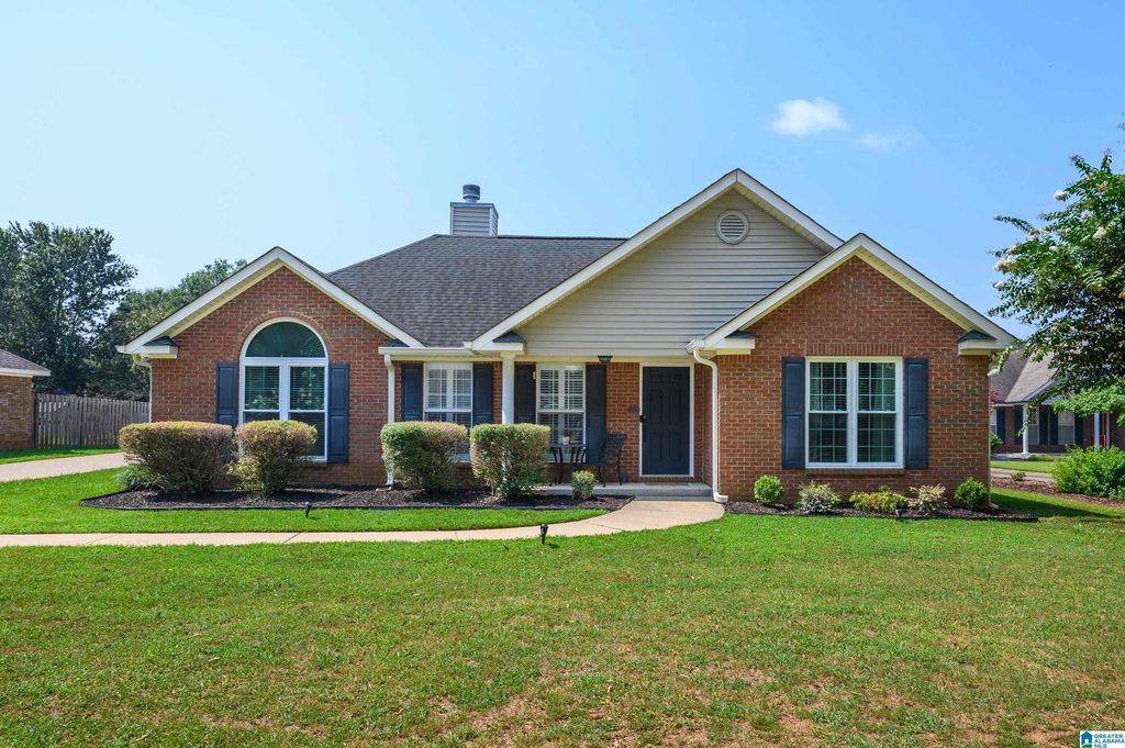114 HORSESHOE CIRCLE, Alabaster, AL 35007