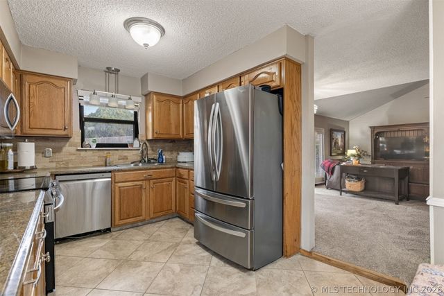 8209 S College Place, Tulsa, OK 74137