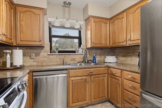 8209 S College Place, Tulsa, OK 74137