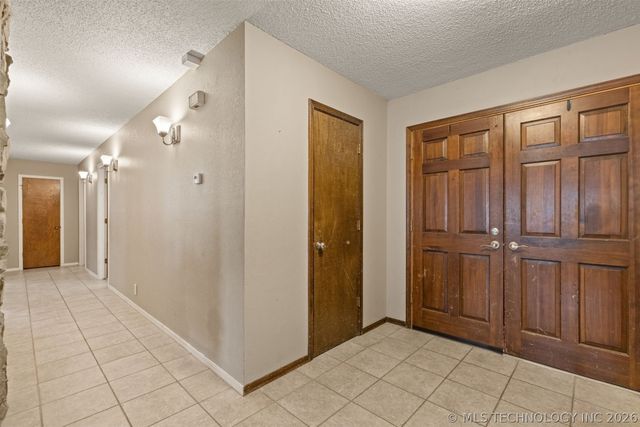 8209 S College Place, Tulsa, OK 74137