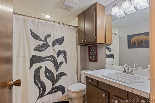 8209 S College Place, Tulsa, OK 74137