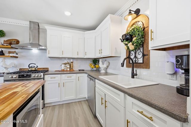 113 Essex Drive, Winterville, NC 28590