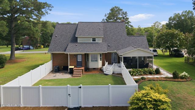 113 Essex Drive, Winterville, NC 28590