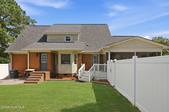 113 Essex Drive, Winterville, NC 28590