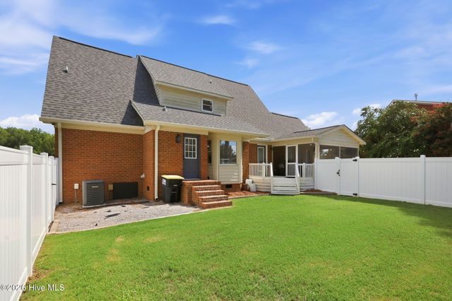 113 Essex Drive, Winterville, NC 28590