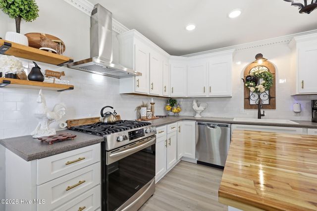 113 Essex Drive, Winterville, NC 28590