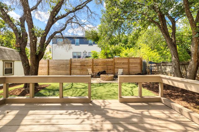 11004 Elm ST, Jonestown, TX 78645