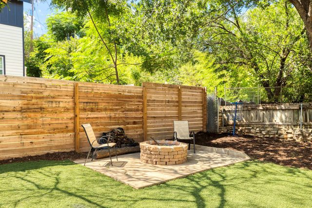 11004 Elm ST, Jonestown, TX 78645