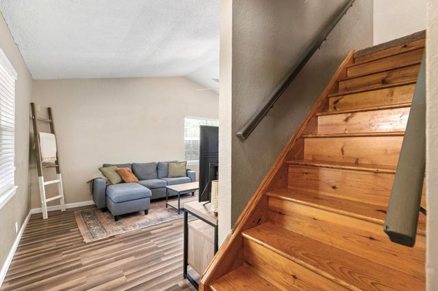 11004 Elm ST, Jonestown, TX 78645