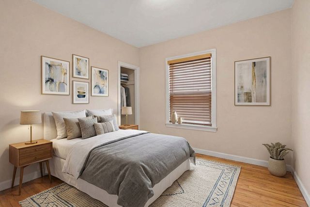4865 W CORNELIA Avenue, Chicago, IL 60641