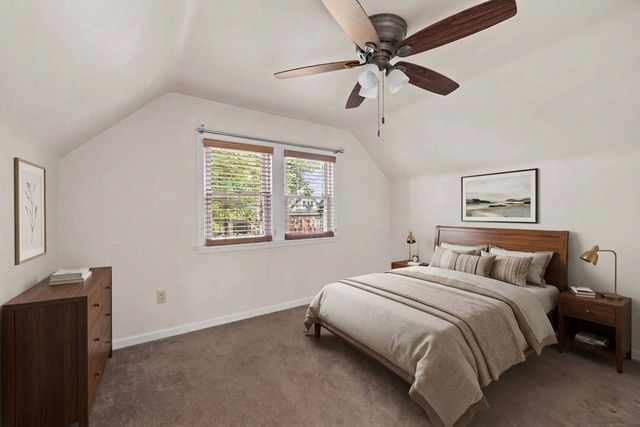 4865 W CORNELIA Avenue, Chicago, IL 60641