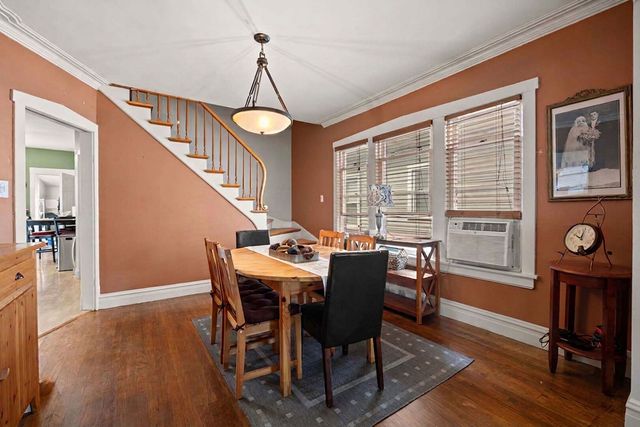 4865 W CORNELIA Avenue, Chicago, IL 60641