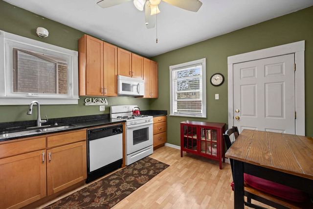 4865 W CORNELIA Avenue, Chicago, IL 60641