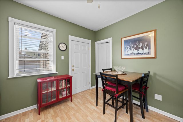 4865 W CORNELIA Avenue, Chicago, IL 60641