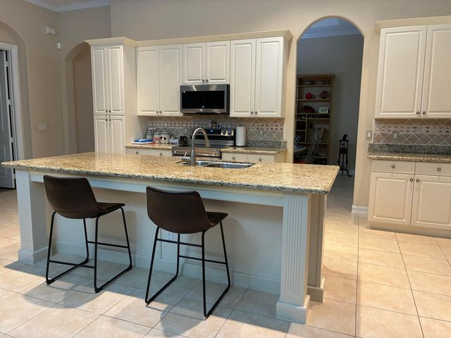 8285 NW 105th Lane, Parkland, FL 33076