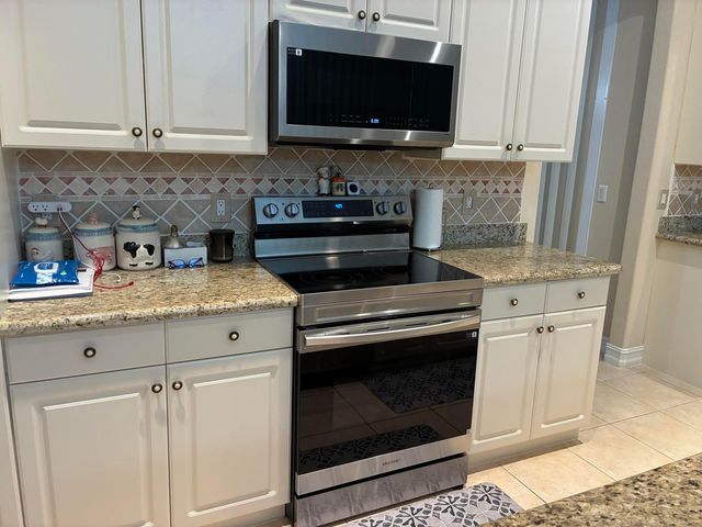 8285 NW 105th Lane, Parkland, FL 33076