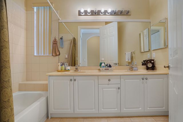 8285 NW 105th Lane, Parkland, FL 33076