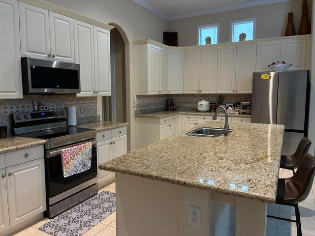 8285 NW 105th Lane, Parkland, FL 33076