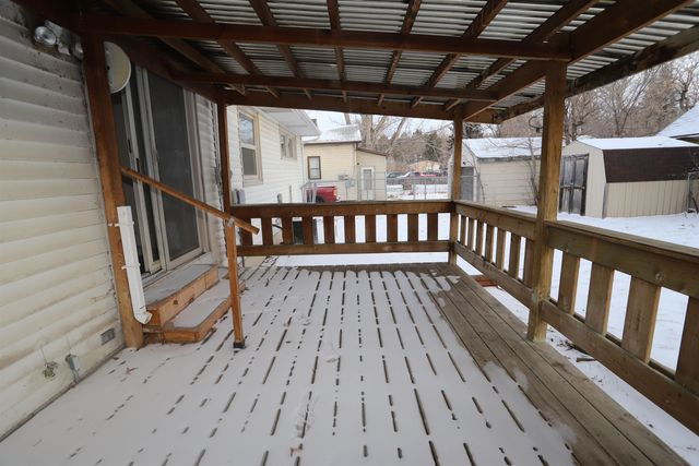 604 10th ST NE, Minot, ND 58703