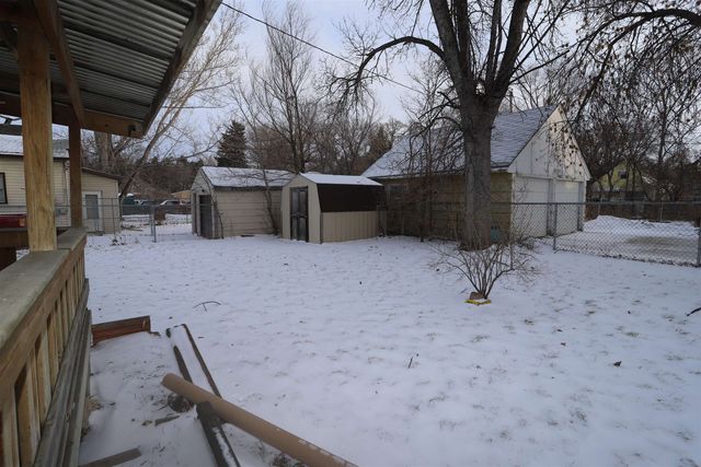 604 10th ST NE, Minot, ND 58703