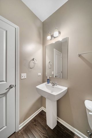 775 Lee Street, Des Plaines, IL 60016