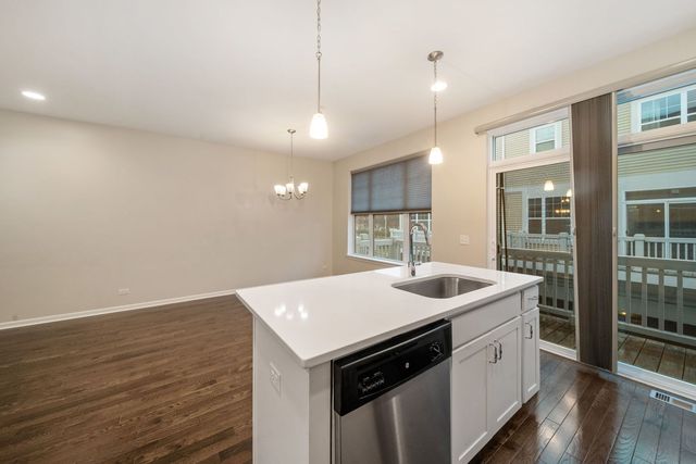 775 Lee Street, Des Plaines, IL 60016