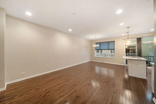 775 Lee Street, Des Plaines, IL 60016