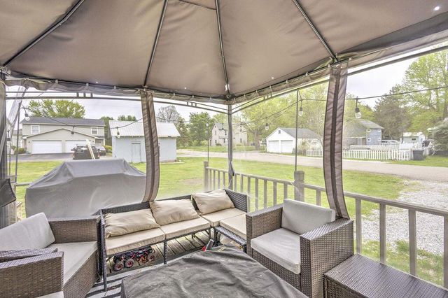 160 N Clayton Street, Centerburg, OH 43011