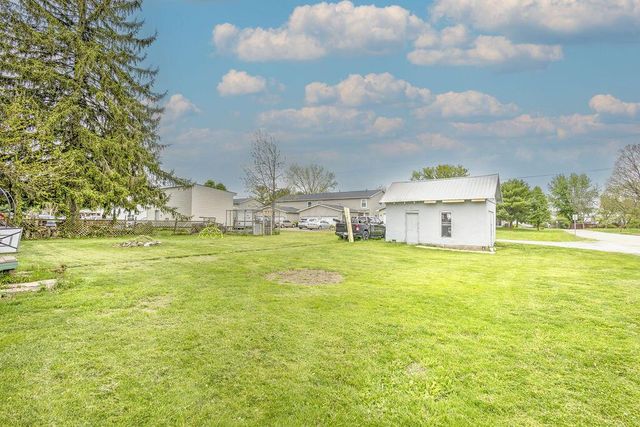 160 N Clayton Street, Centerburg, OH 43011
