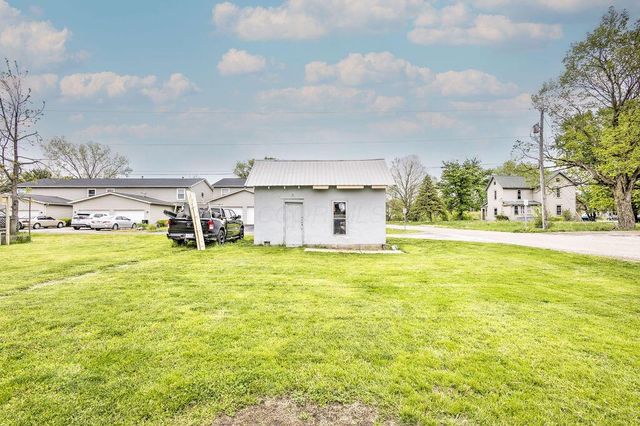 160 N Clayton Street, Centerburg, OH 43011