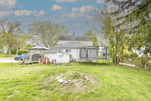 160 N Clayton Street, Centerburg, OH 43011