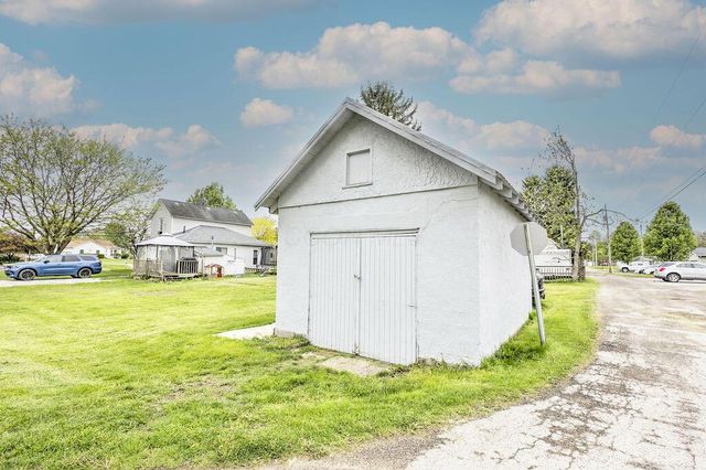 160 N Clayton Street, Centerburg, OH 43011